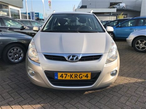 Hyundai i20 - 1.25 DynamicVersion Airco El.ramen CV 85.766km - 1