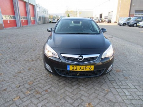 Opel Astra - 1.4 Turbo Anniversary Edition - 1