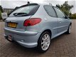 Peugeot 206 - 1.6-16V Air-line 3 ZEER MOOI 100% IN ORDE, NW APK, BJ 2007, KM 164920 NAP - 1 - Thumbnail