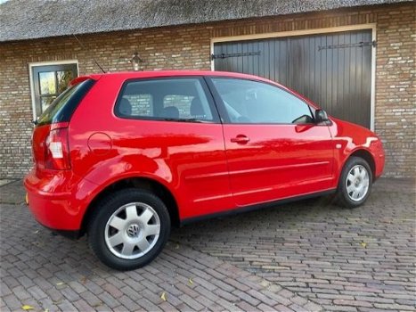 Volkswagen Polo - 1.4-16V Highline Nieuwe APK- Airco - 1