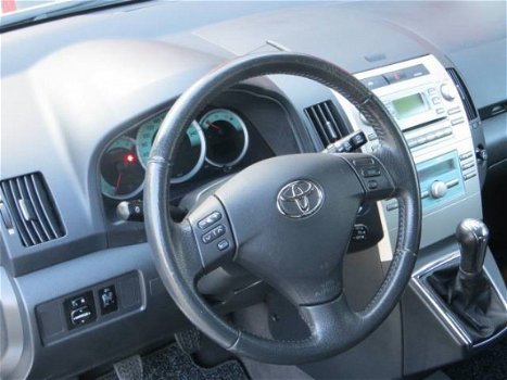 Toyota Verso - 1.6 16v VVT-i Linea Sol - 1