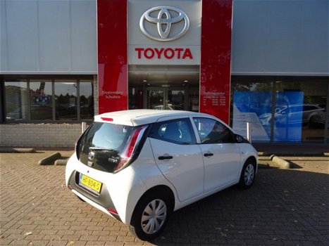 Toyota Aygo - 1.0 VVT-i x-now / Airconditioning / Led Dagrijverlichting / Radio met USB / Electrisch - 1