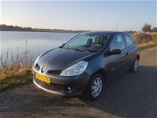 Renault Clio - 1.2-16V Special Line