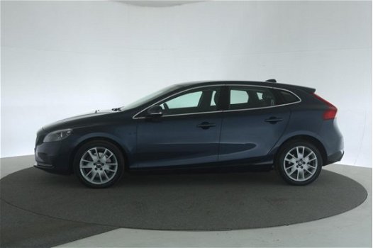 Volvo V40 - 2.0 D4 Summum Business [DVD speler Leder Stoelverwarming Navi] - 1