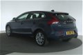 Volvo V40 - 2.0 D4 Summum Business [DVD speler Leder Stoelverwarming Navi] - 1 - Thumbnail