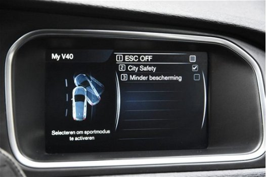 Volvo V40 - 2.0 D4 Summum Business [DVD speler Leder Stoelverwarming Navi] - 1