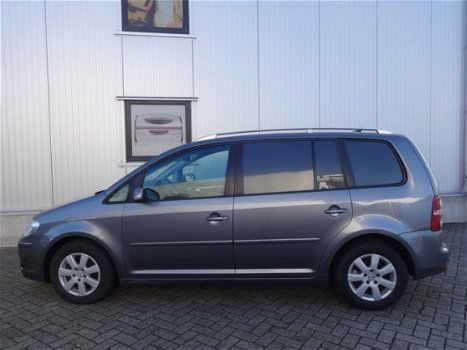 Volkswagen Touran - 2.0 TDI Comfortline VEEL OPTIES TREKHAAK MARGE. GRIJS KENTEKEN - 1