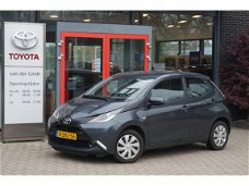 Toyota Aygo - 1.0 VVT-i X-PLAY Airco 5drs