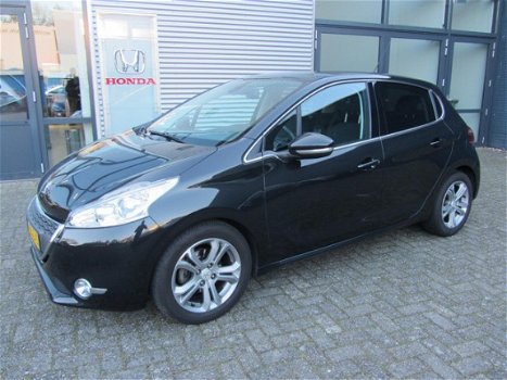 Peugeot 208 - 1.6 VTi 120PK 5Deurs Allure Navigatie - 1