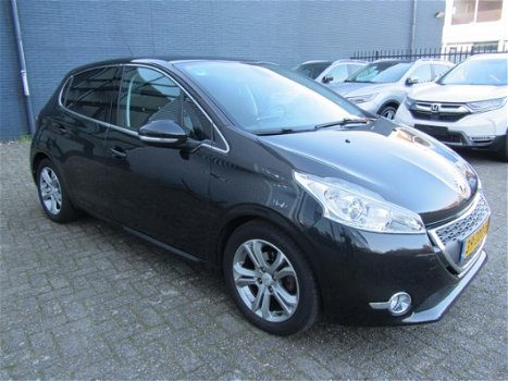 Peugeot 208 - 1.6 VTi 120PK 5Deurs Allure Navigatie - 1