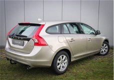 Volvo V60 - T3 Business, Navi, Trekhaak, Parkeercamera