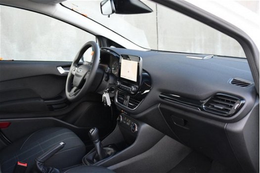 Ford Fiesta - 1.1 70pk Trend AIRCO | PDC | CRUISE | LANE KEEPING AID - 1