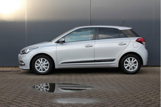 Hyundai i20 - 1.0 T-GDI Go | Navigatie | Lm-wielen | Privacy glass | Parkeersensoren | Garantie 03-2 - 1