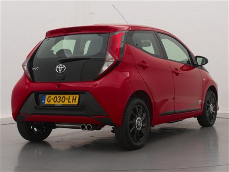 Toyota Aygo - 1.0 5drs X-Play | Apple CarPlay | Android Auto - 1