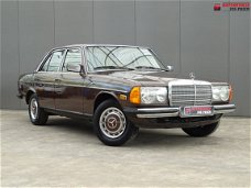 Mercedes-Benz 230 - W123 E * ORIGINEEL NL * NETTE STAAT