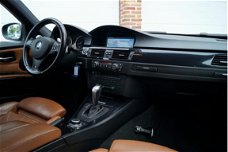 BMW 3-serie - 325i Aut. Business Line Sportstoelen, Navigatie, Xenon, Climate