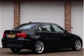 BMW 3-serie - 325i Aut. Business Line Sportstoelen, Navigatie, Xenon, Climate - 1 - Thumbnail