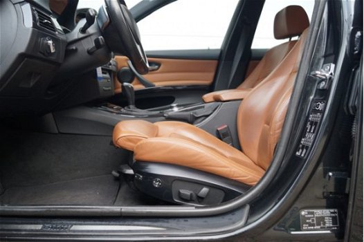 BMW 3-serie - 325i Aut. Business Line Sportstoelen, Navigatie, Xenon, Climate - 1