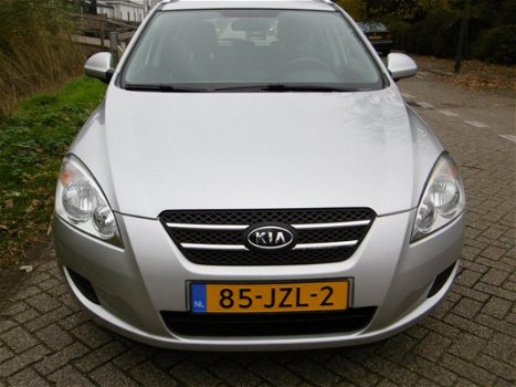 Kia Cee'd Sporty Wagon - 1.4i 109pk Airco Trekhaak 1200kg 2e eigenaar - 1