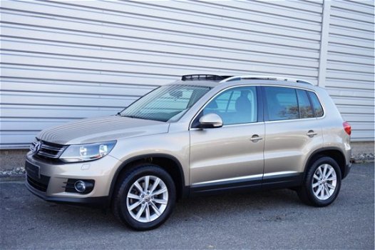 Volkswagen Tiguan - 1.4 TSI Sport&Style Pano|Navi|PDC|Cruis Bruin - 1