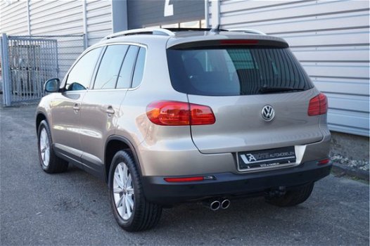 Volkswagen Tiguan - 1.4 TSI Sport&Style Pano|Navi|PDC|Cruis Bruin - 1