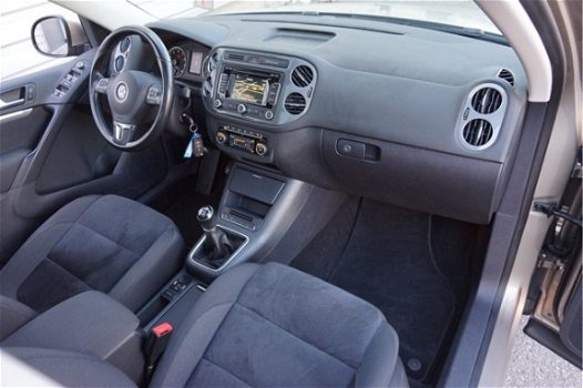 Volkswagen Tiguan - 1.4 TSI Sport&Style Pano|Navi|PDC|Cruis Bruin - 1