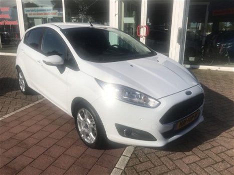 Ford Fiesta - 1.0 Style Ultimate 5-deurs, Navigatie, Lichtmetalen velgen , PDC v+a, 4 season banden, - 1