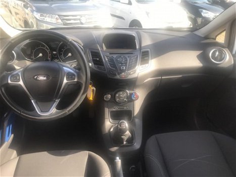 Ford Fiesta - 1.0 Style Ultimate 5-deurs, Navigatie, Lichtmetalen velgen , PDC v+a, 4 season banden, - 1