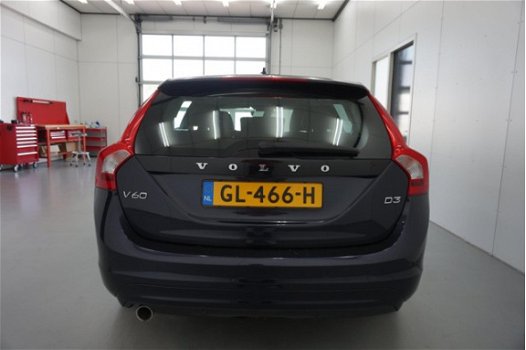 Volvo V60 - 2.0 D3 Kinetic Business / Automaat / Navi / Clima / Xenon - 1