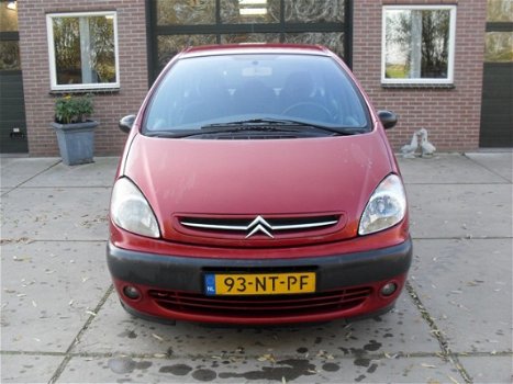 Citroën Xsara Picasso - 1.8i-16V Différence 2 - 1