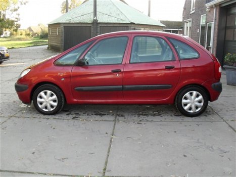 Citroën Xsara Picasso - 1.8i-16V Différence 2 - 1