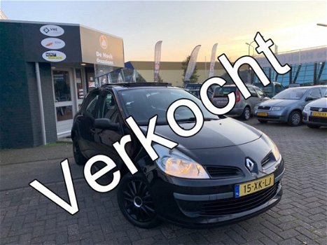 Renault Clio - 1.4-16V Sport Airco Panodak 5 Drs - 1