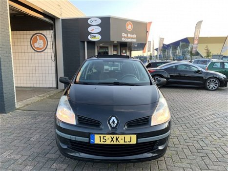 Renault Clio - 1.4-16V Sport Airco Panodak 5 Drs - 1