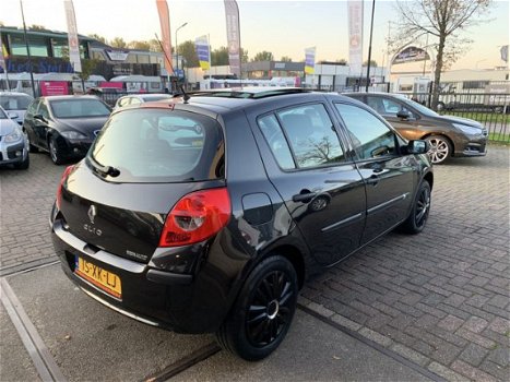 Renault Clio - 1.4-16V Sport Airco Panodak 5 Drs - 1