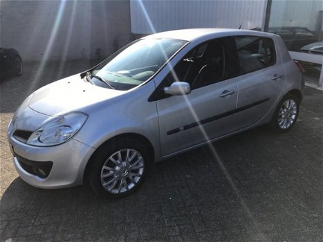 Renault Clio - 1.2 TCE Dynamique S Zeer mooie CLIO , METALLIC, LM VELGEN, AIRCO, STOF HALF LEDER - 1