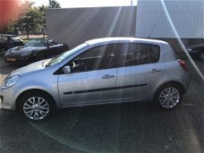 Renault Clio - 1.2 TCE Dynamique S Zeer mooie CLIO , METALLIC, LM VELGEN, AIRCO, STOF HALF LEDER