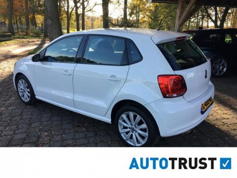 Volkswagen Polo - 1.4-16V Comfortline incl. Navigatie, bluetooth en dealer onderhouden - 1