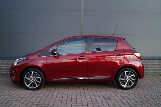 Toyota Yaris - 1.5 Hybrid Premium l Navigatie | Panoramadak - 1