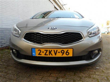 Kia Cee'd - 1.4 CVVT 100pk 5-drs. o.a. LMV, AIRCO - 1