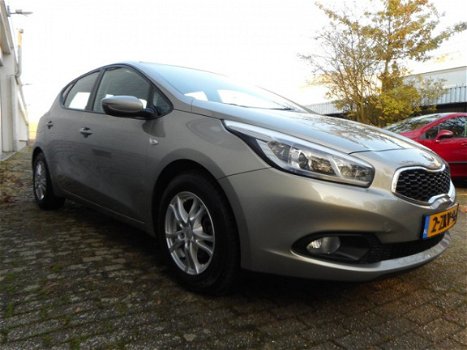 Kia Cee'd - 1.4 CVVT 100pk 5-drs. o.a. LMV, AIRCO - 1