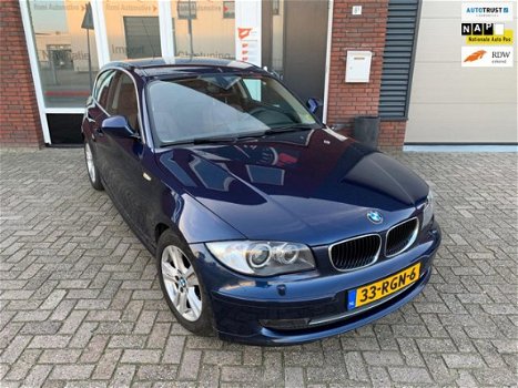 BMW 1-serie - 116i EffDyn. Ed. Business Line Ultimate Edition / Leder / Navi / Xenon / NAP - 1