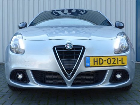 Alfa Romeo Giulietta - 1.6 JTDm Sprint/Alcantara/Navi/Ecc/LED/ NL Auto/ 100% onderhouden - 1