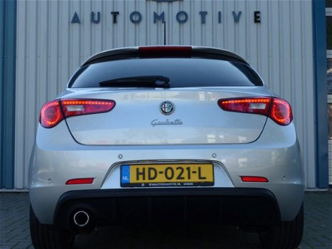 Alfa Romeo Giulietta - 1.6 JTDm Sprint/Alcantara/Navi/Ecc/LED/ NL Auto/ 100% onderhouden - 1