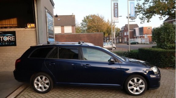 Toyota Avensis Wagon - 2.4 VVTi Executive AUTOMAAT/LEER/NAP - 1