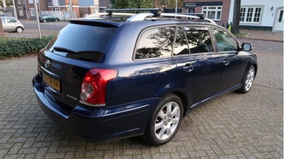 Toyota Avensis Wagon - 2.4 VVTi Executive AUTOMAAT/LEER/NAP - 1