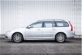 Volvo V70 - 2.5T Momentum sport Geartronic - 1 - Thumbnail