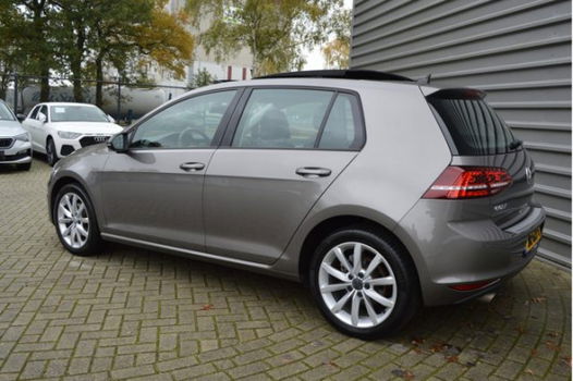 Volkswagen Golf - 1.2 TSI 110PK CONNECTED SERIES/NAVI/CLIMA/PANO-DAK/CAMERA - 1