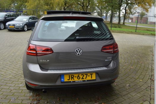 Volkswagen Golf - 1.2 TSI 110PK CONNECTED SERIES/NAVI/CLIMA/PANO-DAK/CAMERA - 1