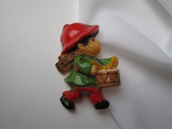 Broche Hallmark jongen met trommel 5.0x3.7 cm - Afbeelding 5