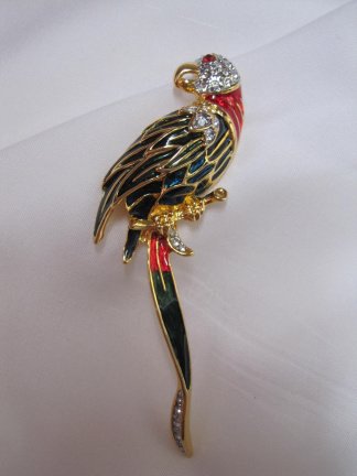 Broche Park Lane goudkleurige papegaai met rood groen blauw emaille en lange staart 8.7x2.6 cm. - Afbeelding 2